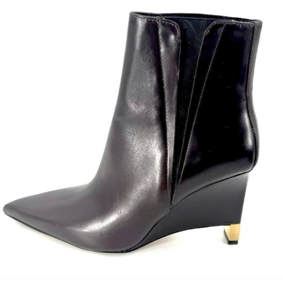 NWOT Brown Pointed Toe Wedge Heel Leather Ankle Boots w/ Gold Details, 8.5/9 39 - Picture 2 of 6